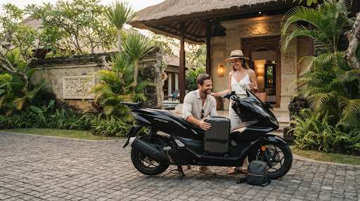 How to Transport Luggage & Suitcases on a Scooter in Bali Safely
