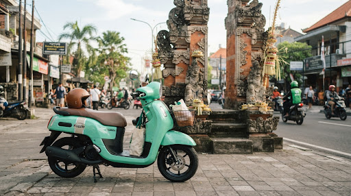 Navigating Denpasar City Center by Scooter: Local Markets & Traffic Tips