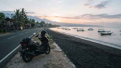Riding to Lovina Beach: North Coast Dolphin & Hot Springs Route