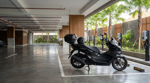 Expat Villa Parking Safety: Preventing Rust, Flooding & Salt Air Damage