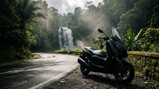 Munduk Waterfall Scooter Circuit: Golden Valley & Twin Lakes Loop