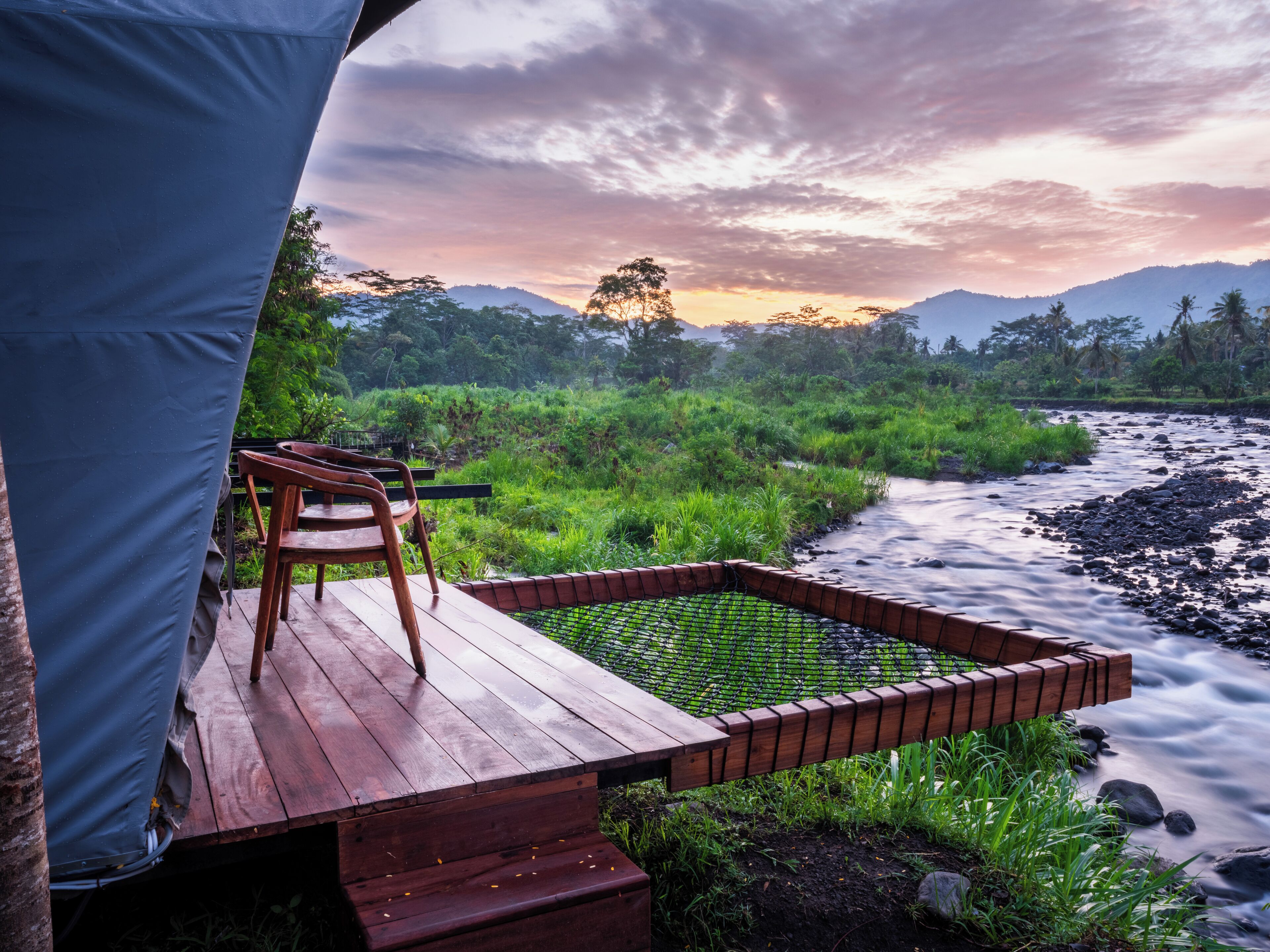 Natya River Sidemen Wangsean Village Riverfront Sanctuary - Luxury glamping and riverfront resort