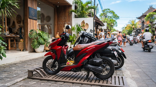 Seminyak & Kuta Scooter Guide: Traffic Bypass Tricks & Parking Spots