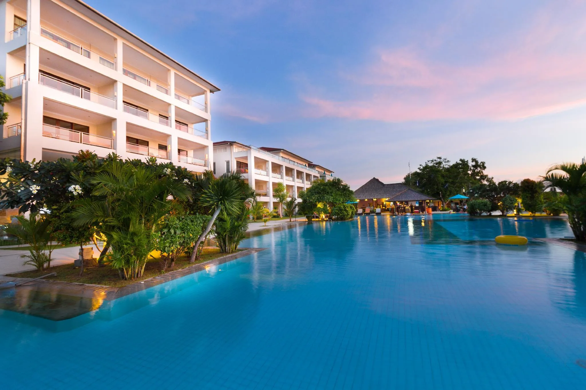 Peninsula Bay Resort - Photo 1