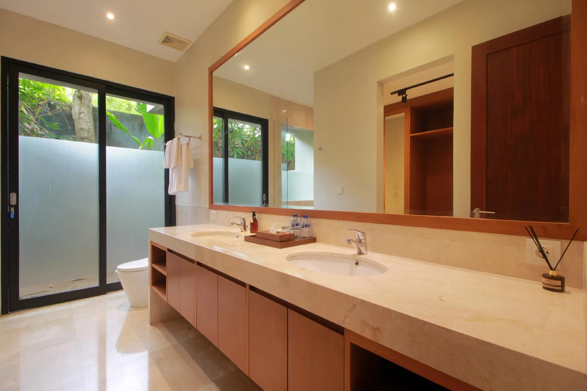 Trisha Cliff Villa Karang Tinggi - Photo 2